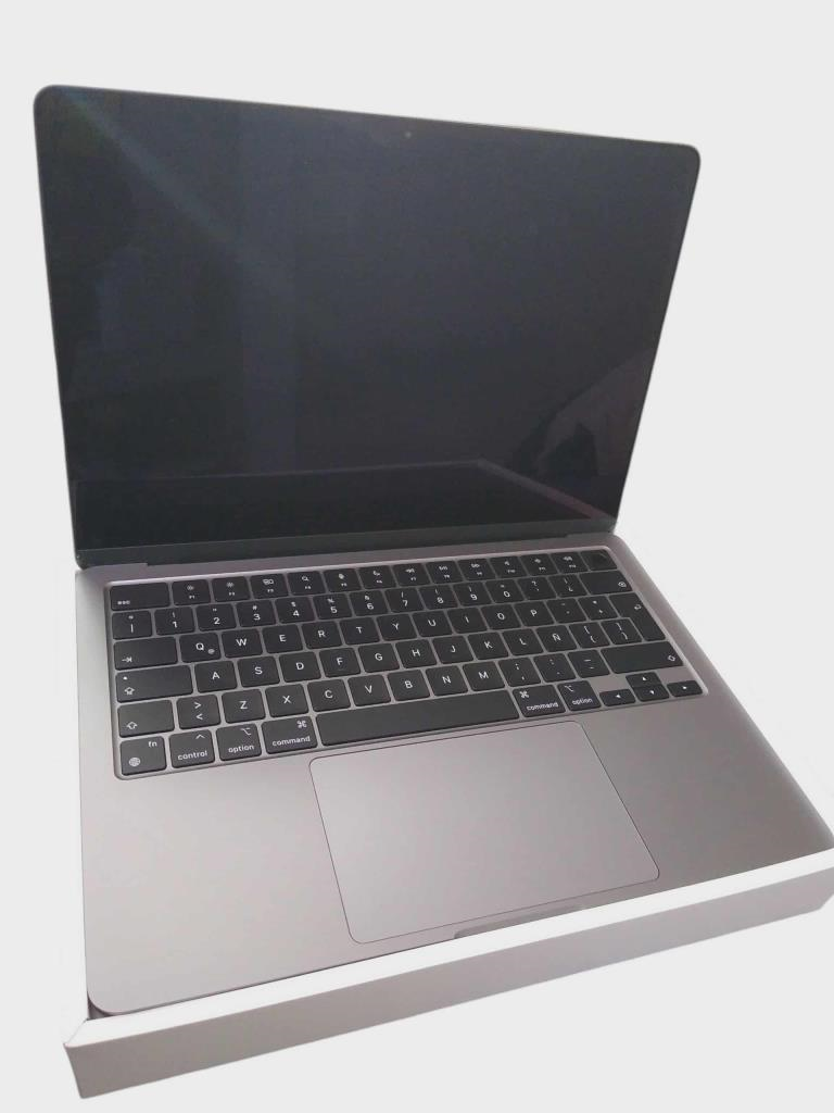 Computadora Macbook Air 13.6" M2 (2022) Apple, Apple, M2, Ssd 240/256gb, Memoria Ram 8gb