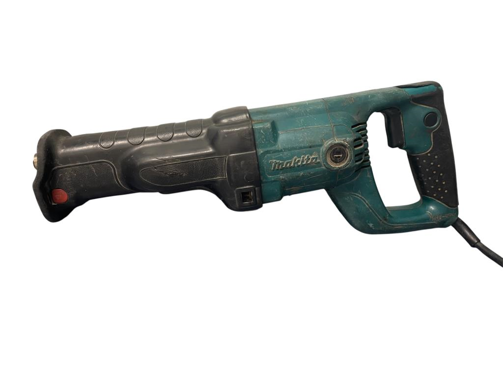 Sierra Sable Electrica Makita