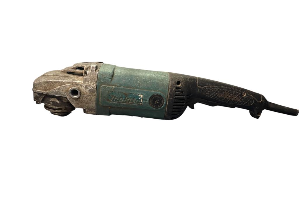 Esmeriladora Angular/rehilete 7" Makita