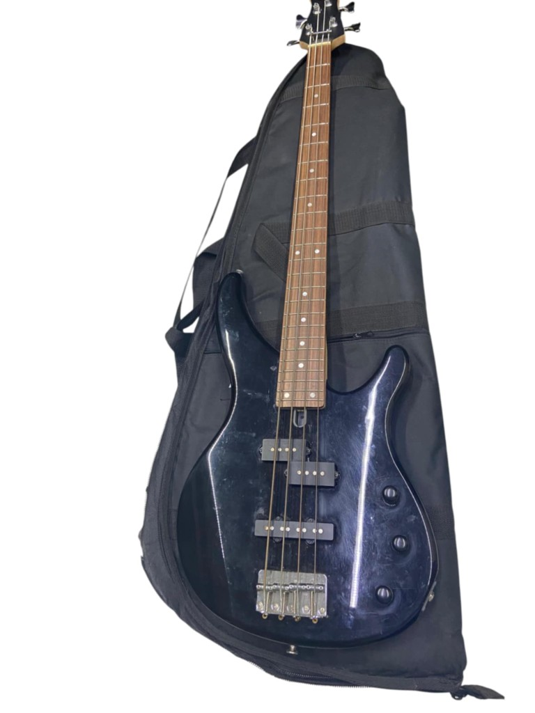 Bajo Eléctrico De 4 Cuerdas Yamaha Yamaha
