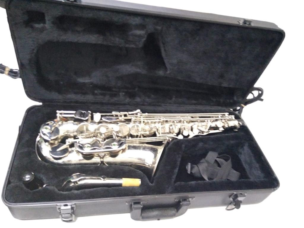 Saxofón Silvertone, Alto