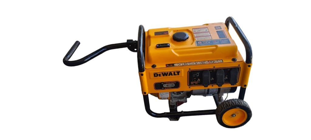 Planta De Luz 4500w A 6000w Dewalt, Más De 10hp