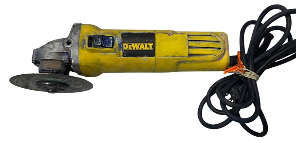 Esmeriladora Angular/rehilete 4 1/2" Dewalt