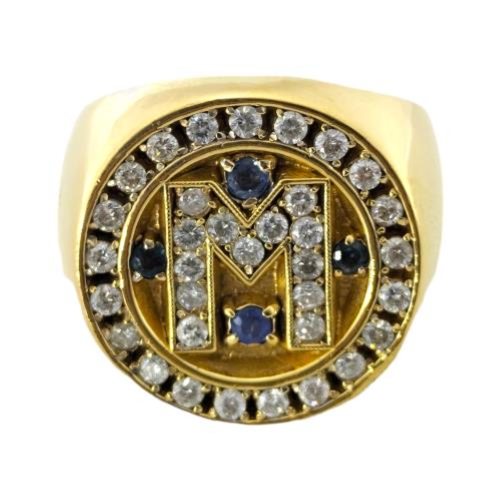 Anillo Con Brillantes Letra M Oro, 18 K, 43.60 Grs, 34.00 Puntos , Talla 10.5