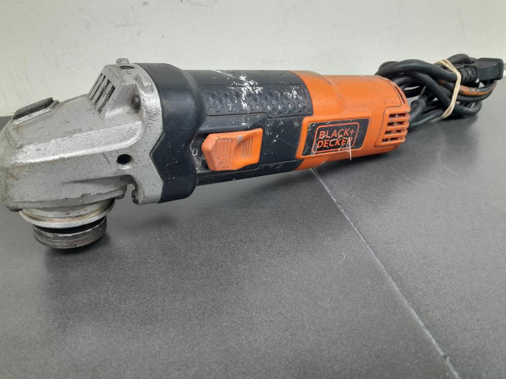 Esmeriladora Angular/rehilete 4 1/2" Black And Decker